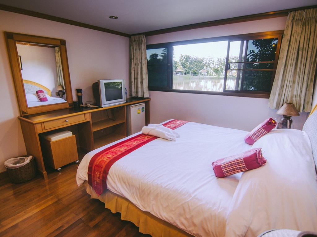 Tanita Lagoon Resort Udon Thani Room photo