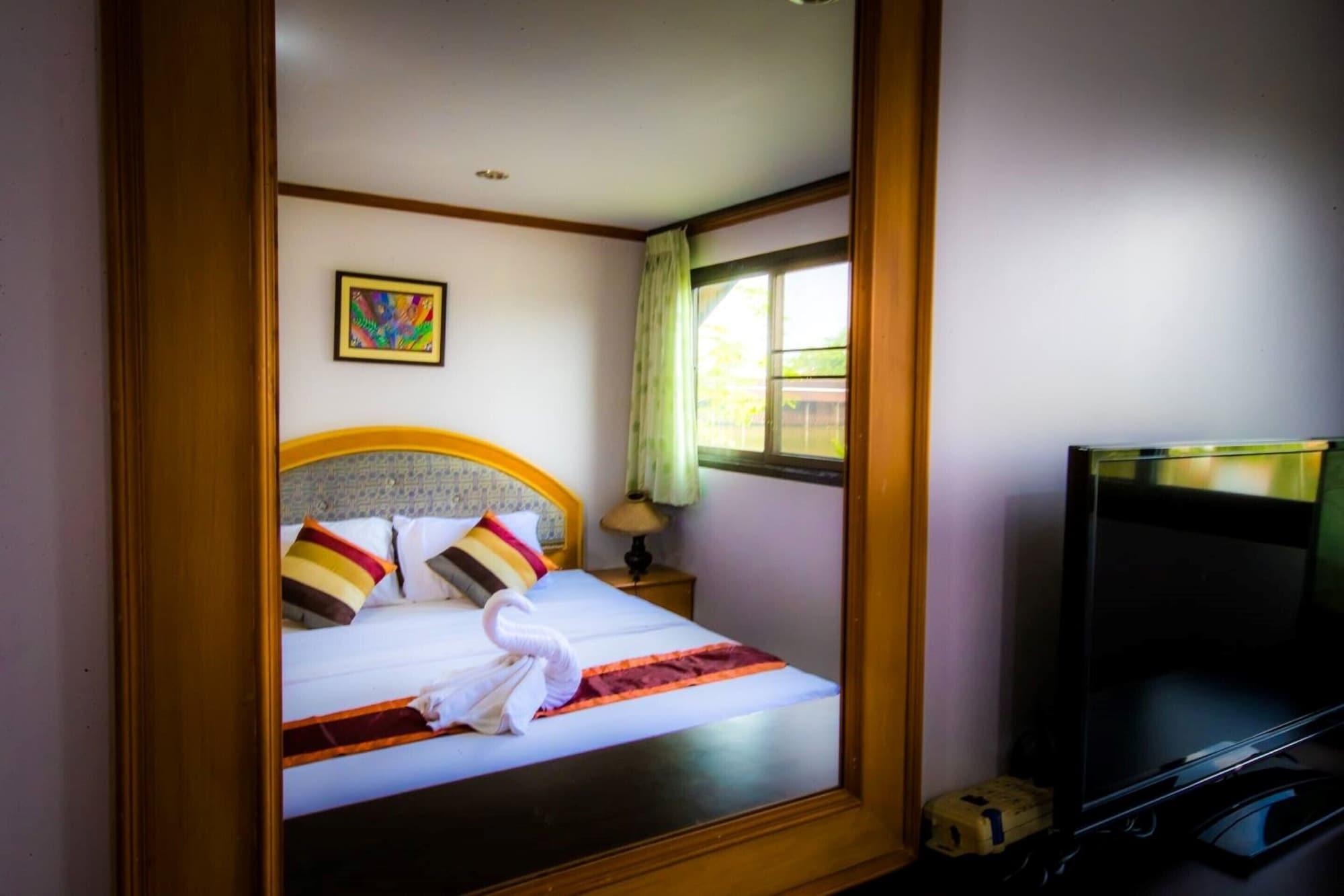 Tanita Lagoon Resort Udon Thani Exterior photo